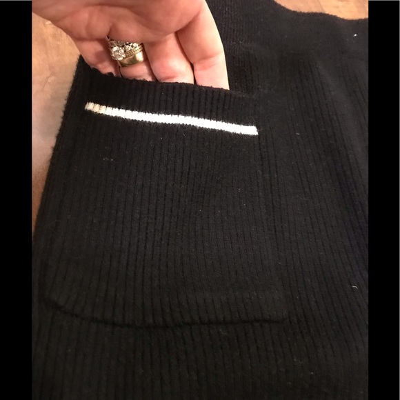 Black/White V-neckline Sweater and Skirt Knit Set - Picture 8 of 13